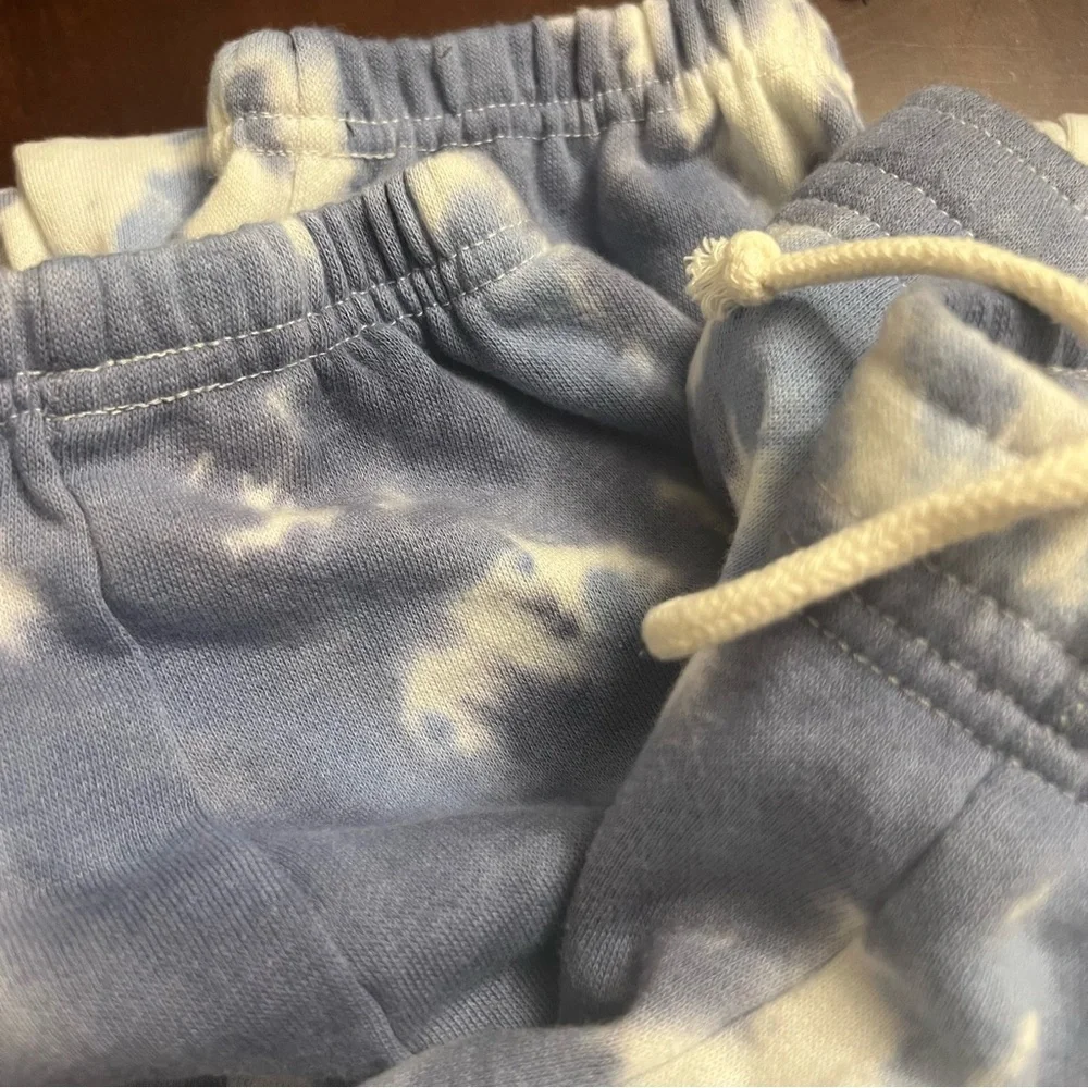 Hippie Rose sweatpants blue & white tie dye large NWT - Picture 3 of 5